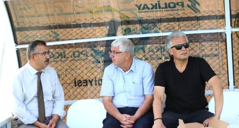 ÇİFTELER DÜĞMEYE BASIYOR