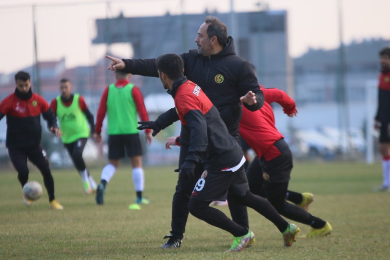 KAMP İSTİYOR