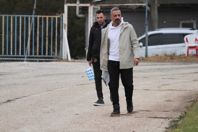 “ÖNCE ANTRENÖR İLE ANLAŞIRSAK ALTI TRANSFERLE KALICI OLURUZ”