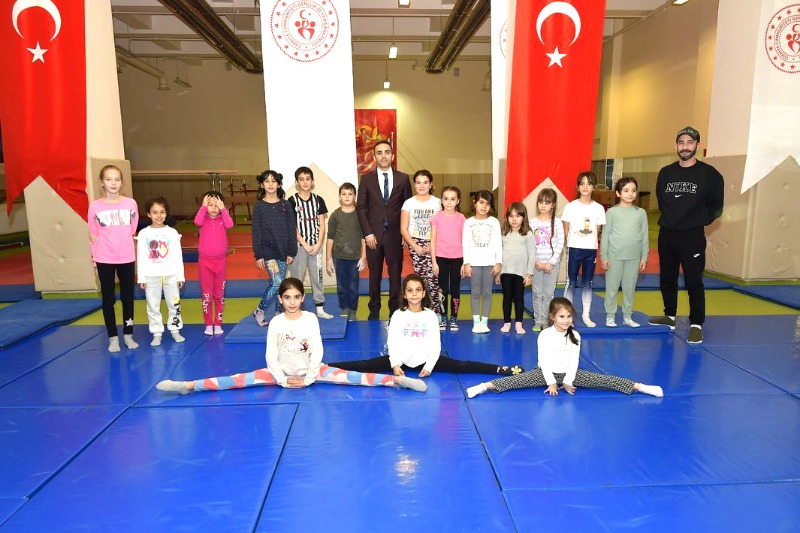 CİMNASTİKÇİLERİ ZİYARET ETTİ