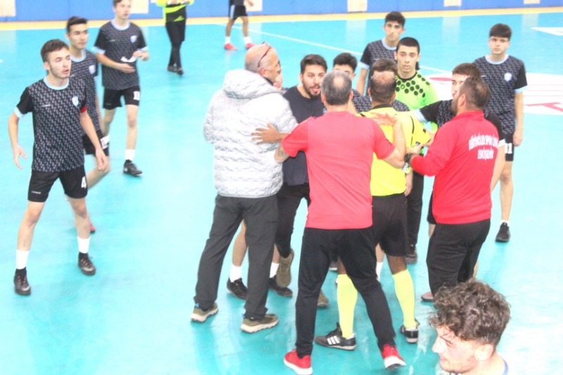 HİÇ AMA HİÇ YAKIŞMADI