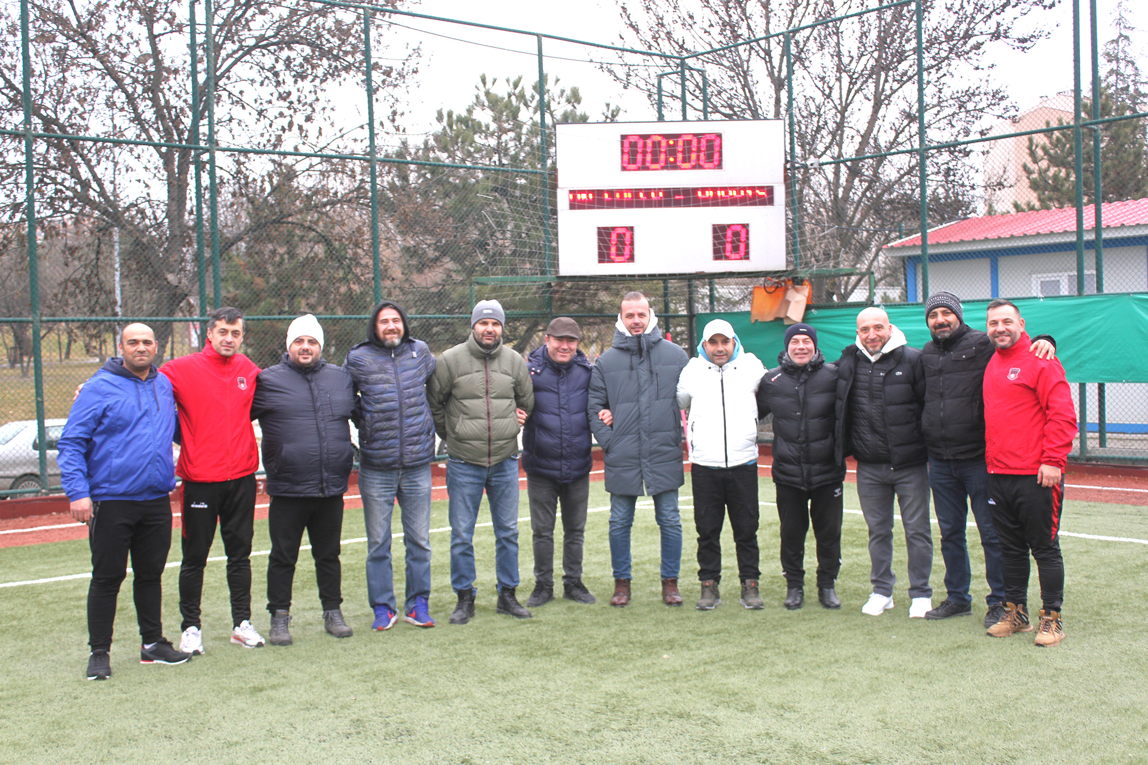 KENETLENDİLER