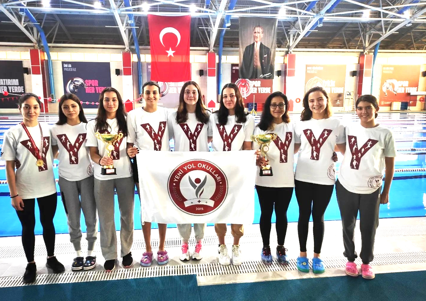 YENİ YOL OKULLARI YÜZMEDE GURURLU