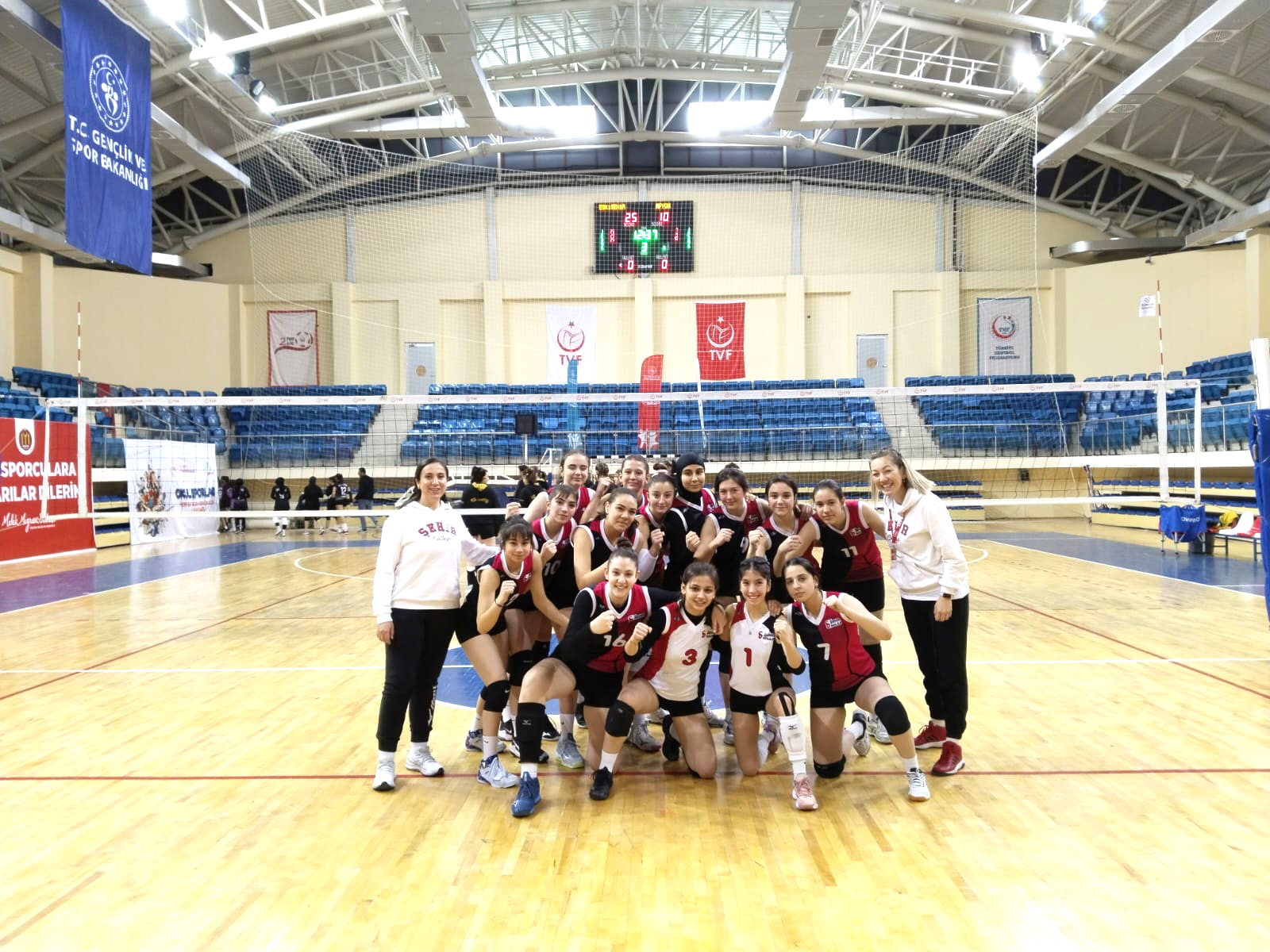 ŞEHİR KOLEJİ İYİ BAŞLADI(3-0)