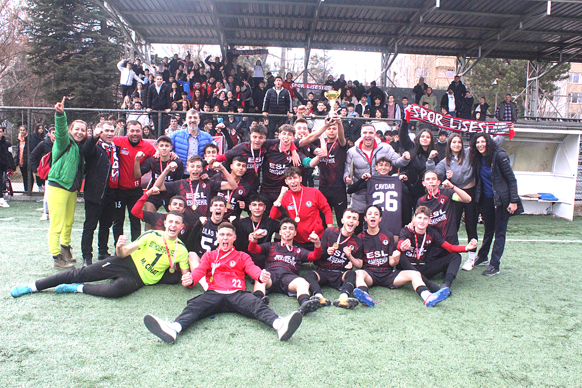 LİSELER FUTBOLDA ŞAMPİYONLAR BELLİ OLDU