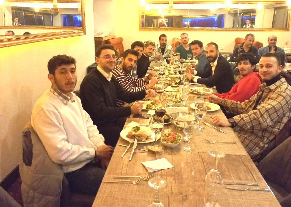 MORAL YEMEĞİNDE BULUŞTULAR
