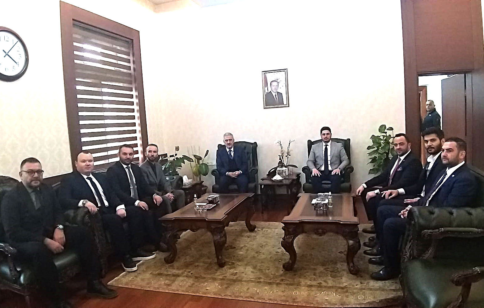 VALİ İLE GÖRÜŞTÜLER