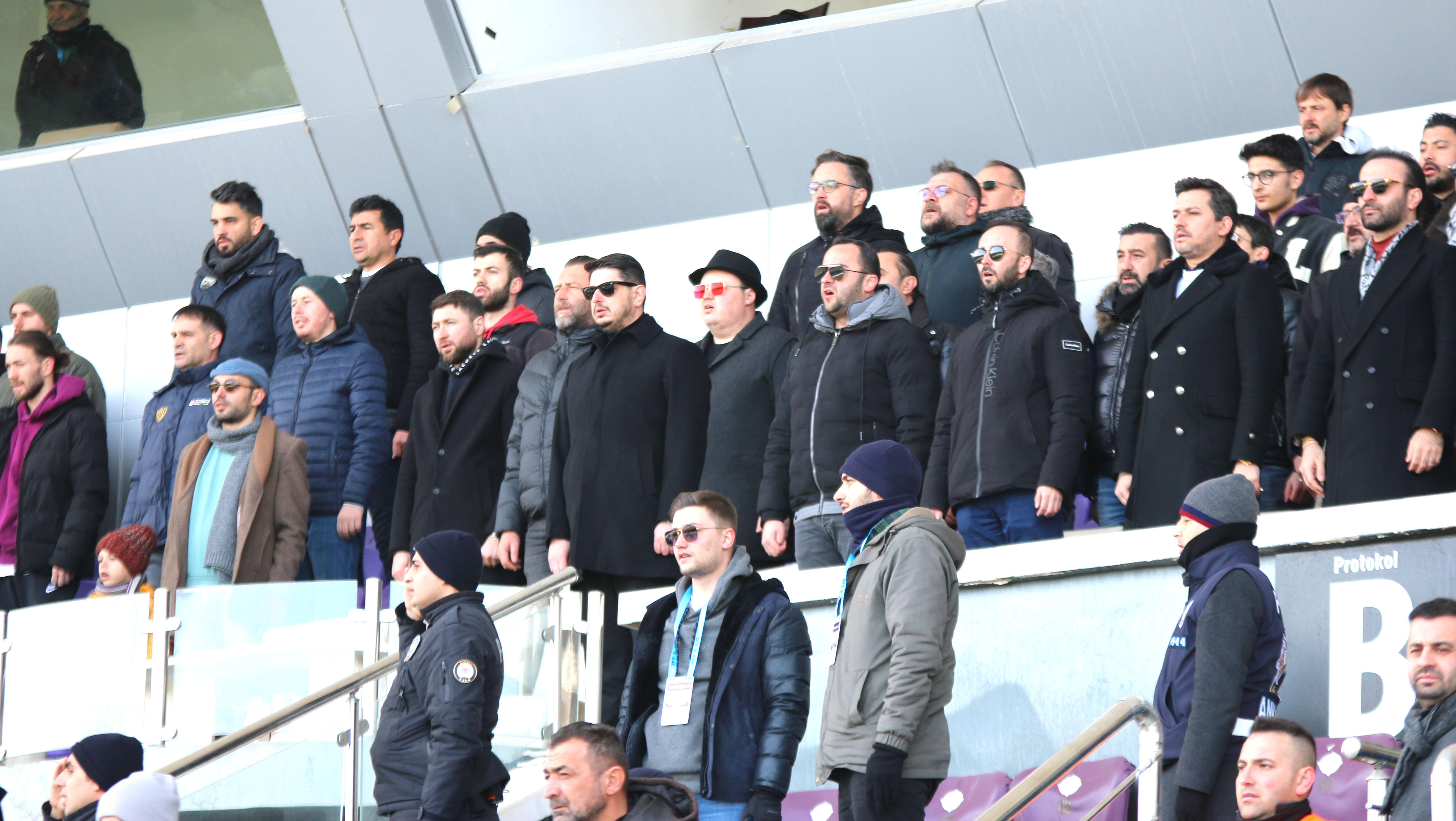 BAŞKENTTE TAM KADRO