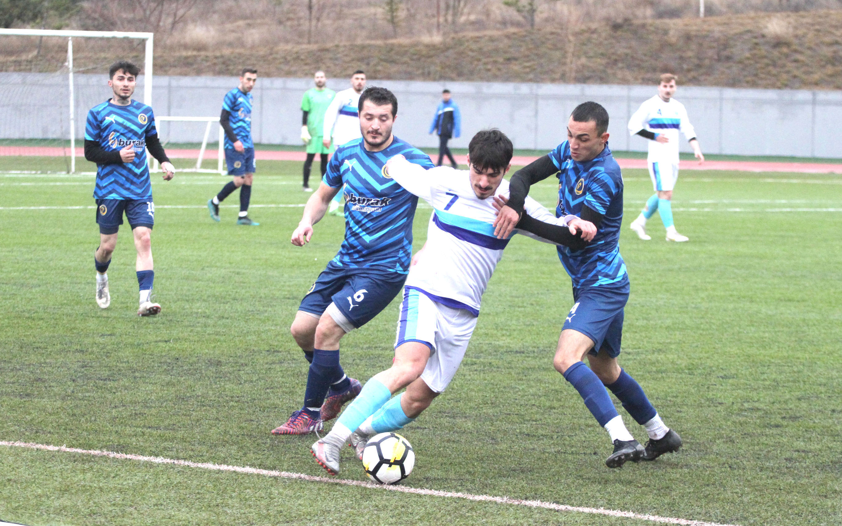 SON DÜZLÜKTE HATA YAPAN YANAR