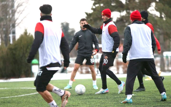 ÇİFT ÇALIŞMA VARDI