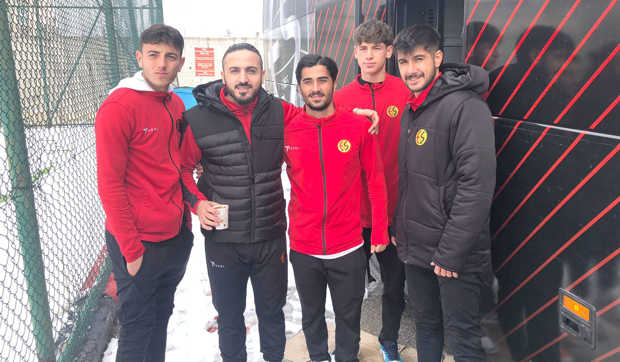 YOLA ÇIKTILAR