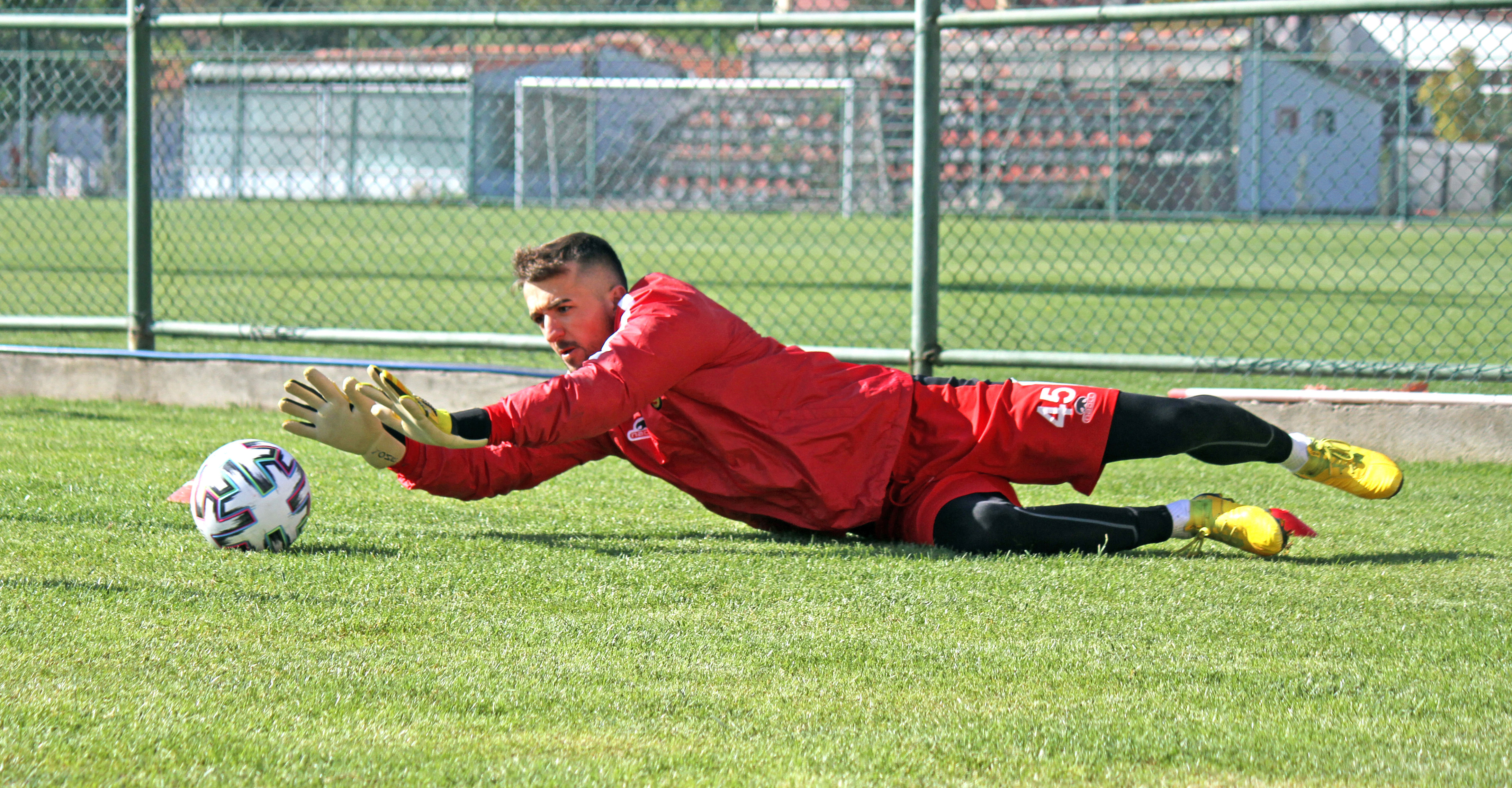 MELİH KENDİNİ SAVUNDU