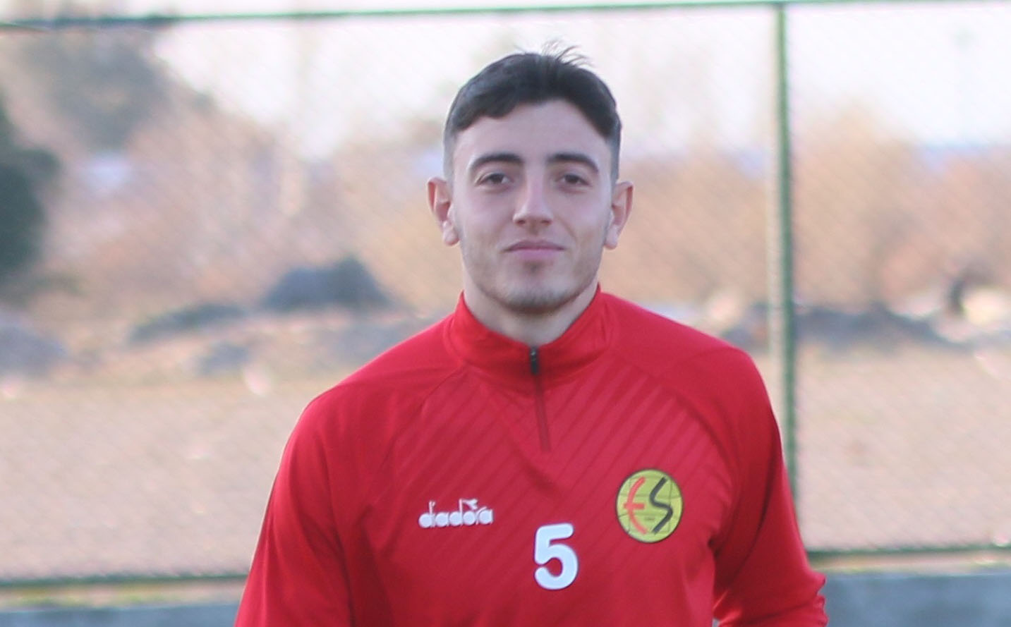 3 FUTBOLCU OYNAMADI