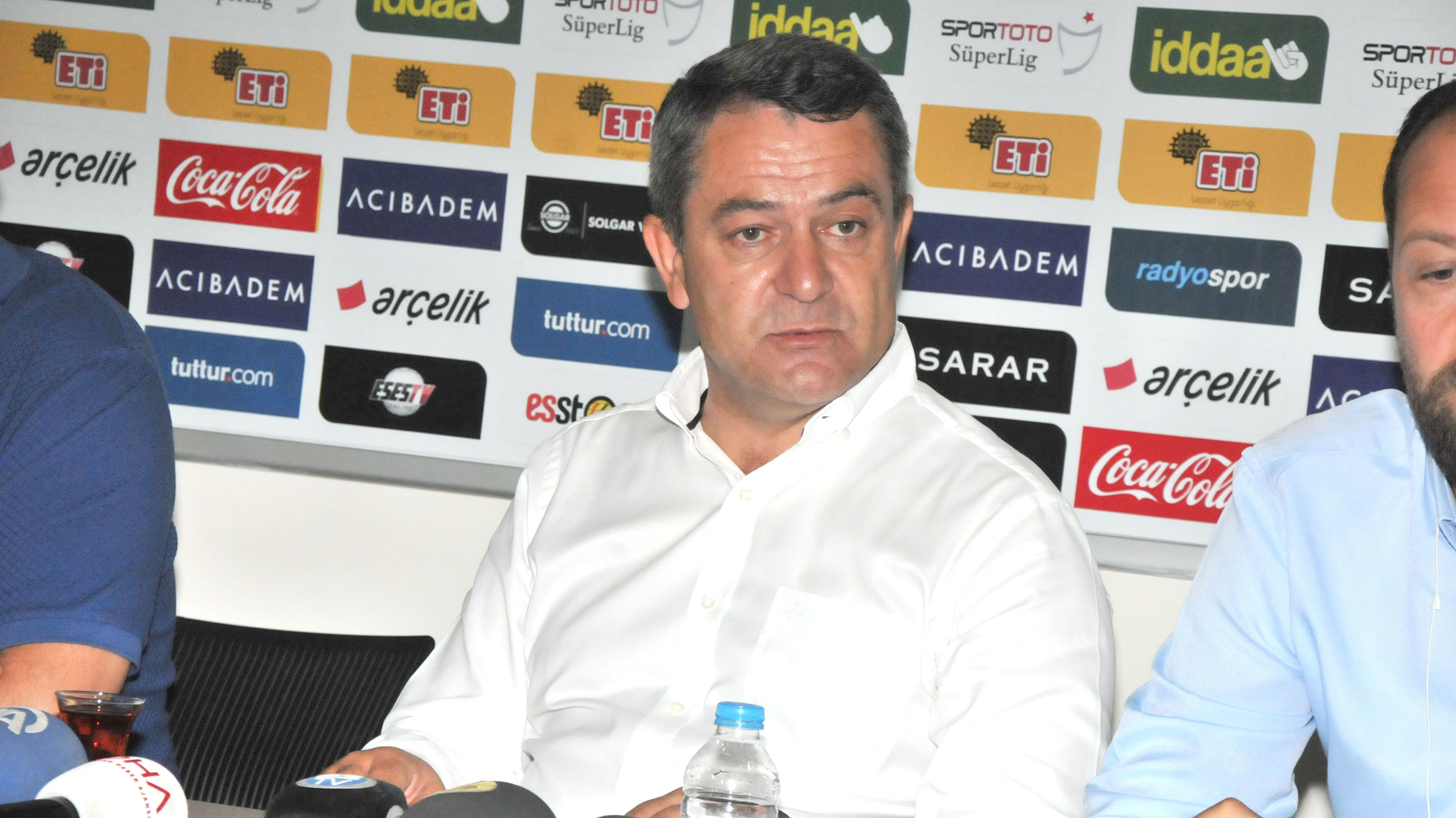 “ÖZEÇOĞLU FUTBOLCU ALACAK”