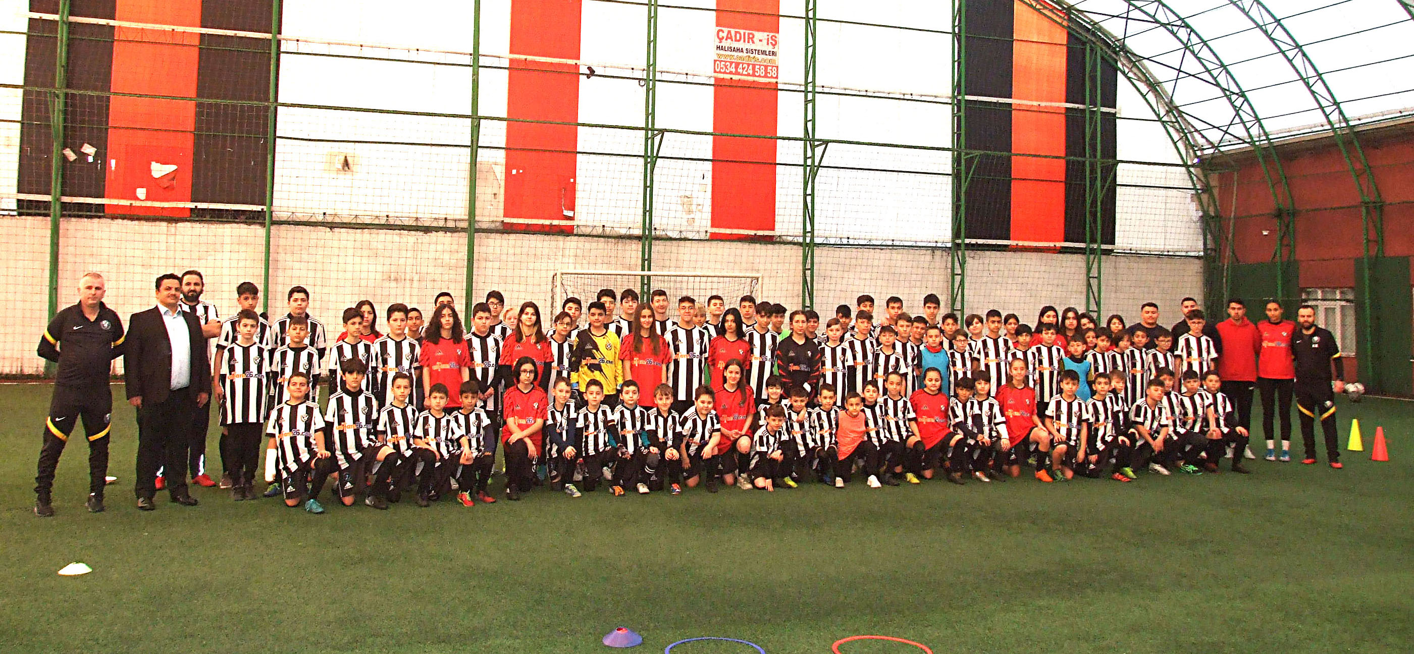 ES ŞİMŞEKLER FUTBOL OKULU SAĞLAM ADIMLARLA GELİYOR