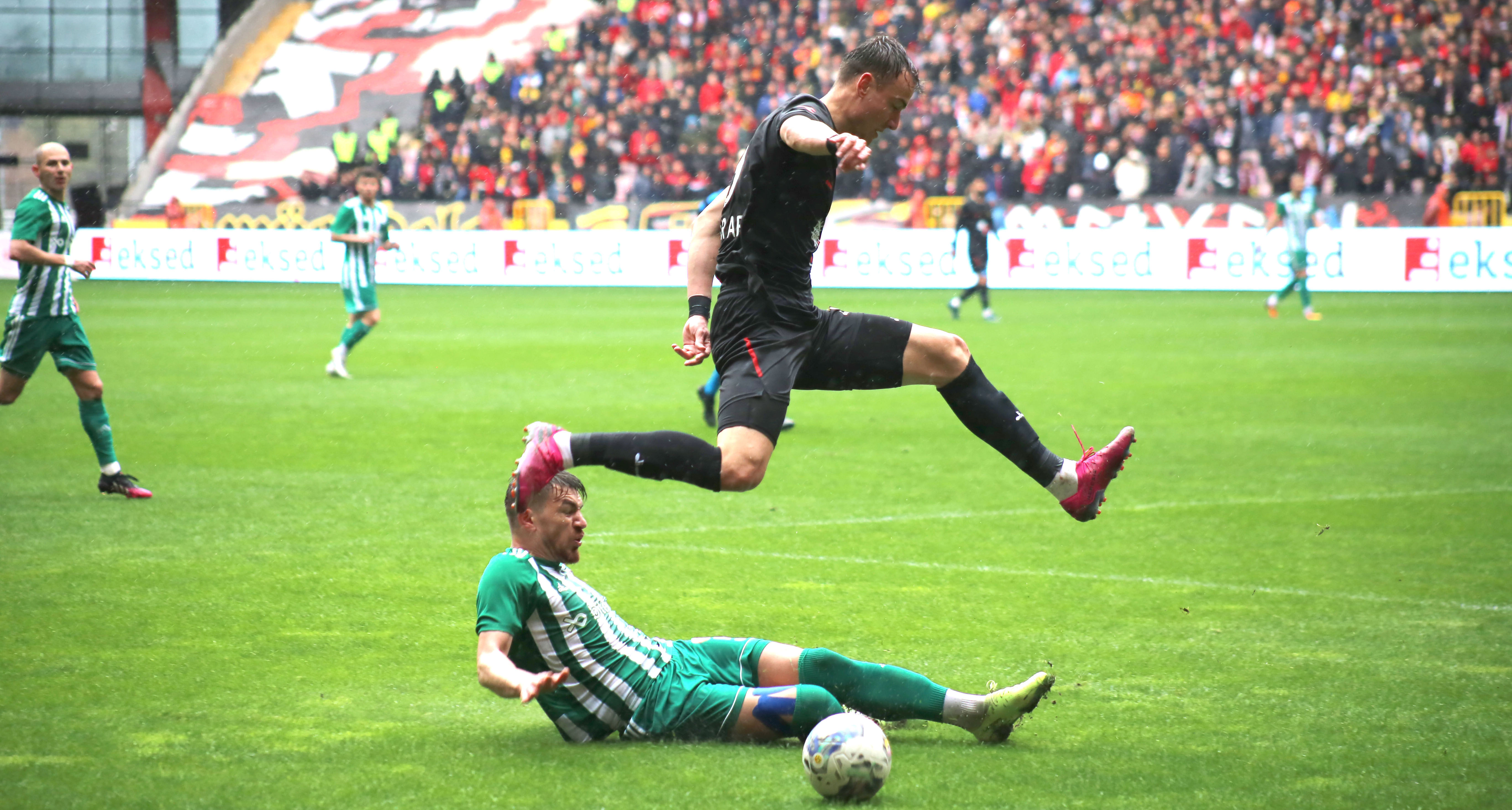 ES-ES’İN KADER MAÇLARI
