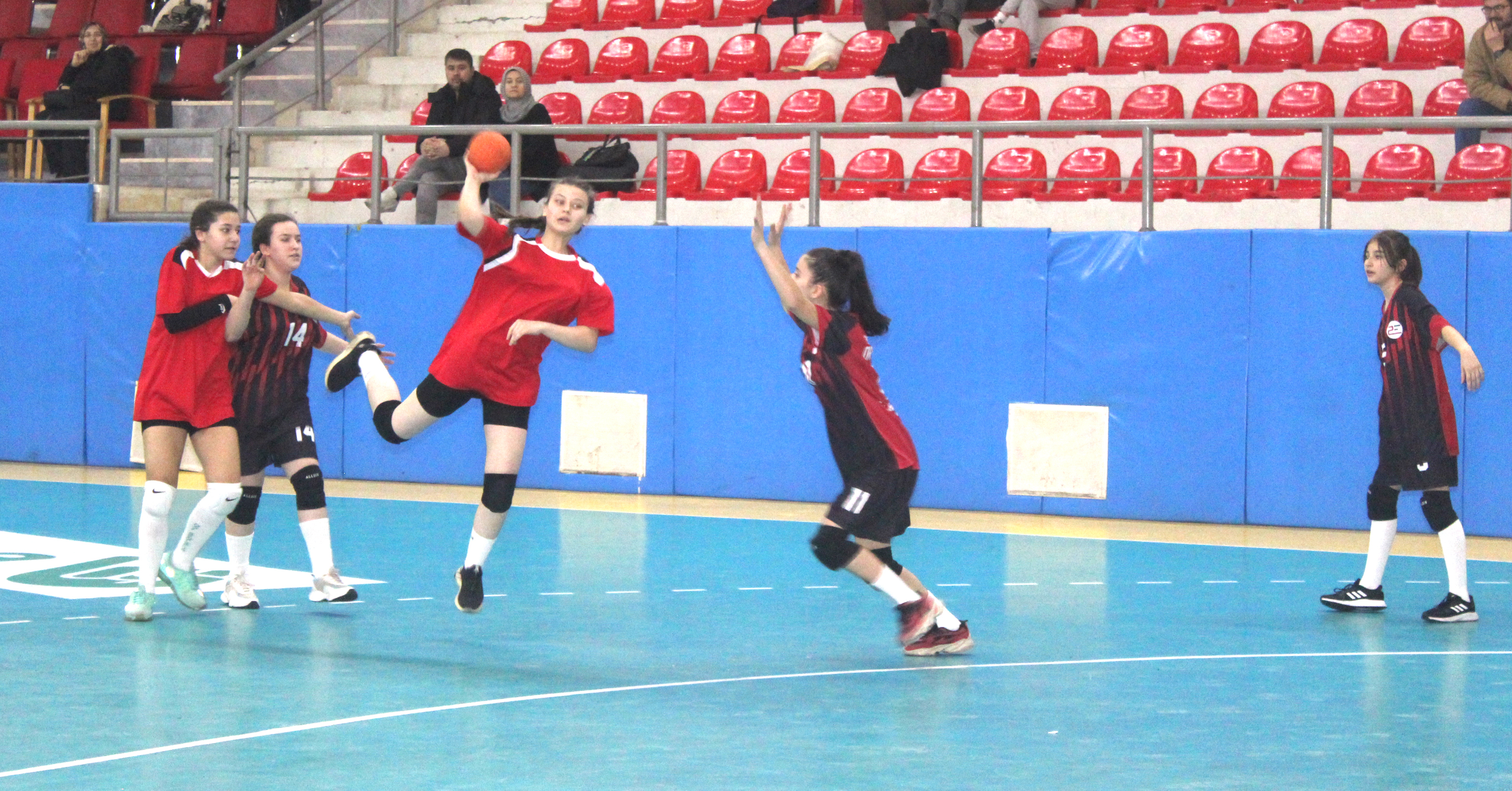 3 TAKIM İYİ BAŞLADI