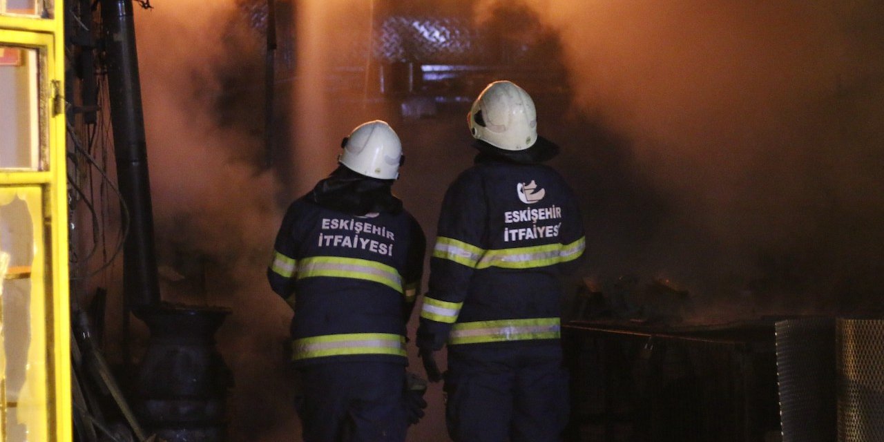 Eskişehir'de feci yangın! (Video Haber)