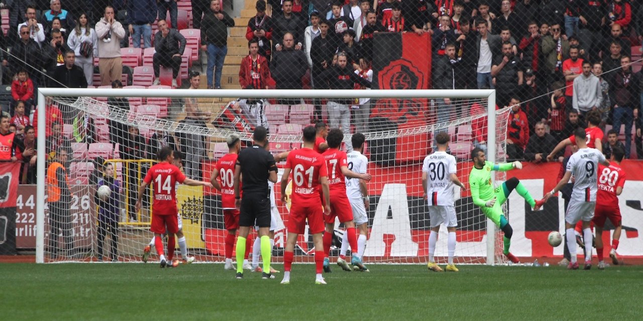 6 MAÇ SONRA ESKİŞEHİRSPOR KALESİNİ GOLE KAPATTI