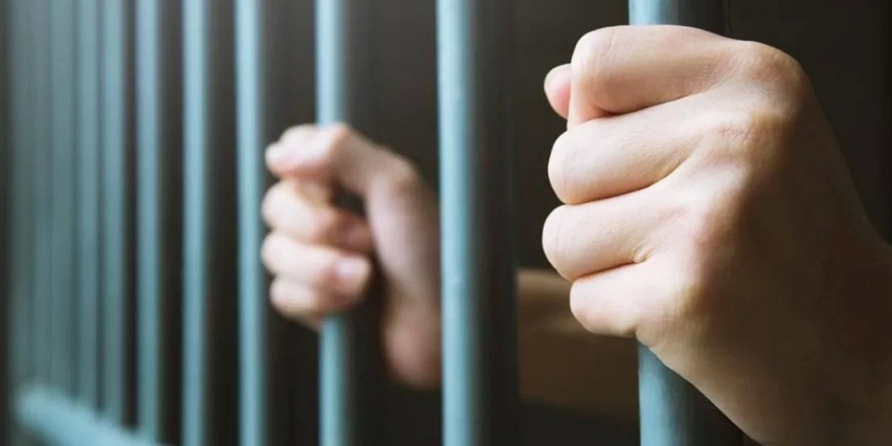Camdan düşen eşinin ölümüyle ilgili yargılanan sanık beraat etti
