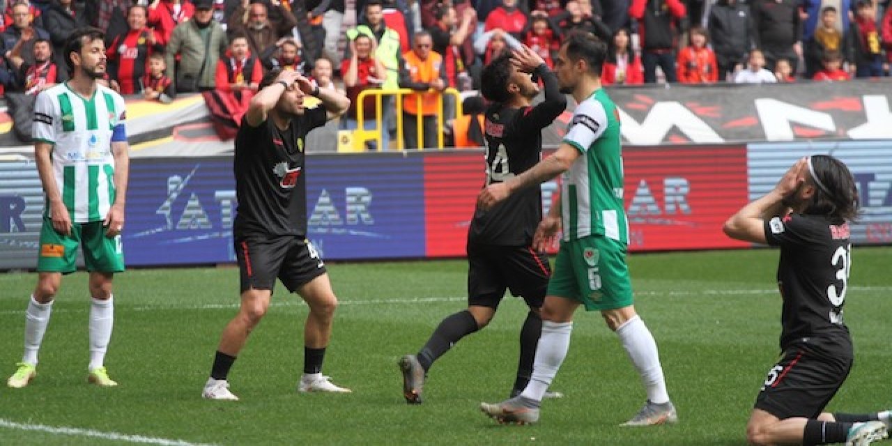 Eskişehirspor kendi evinde rezil oldu!