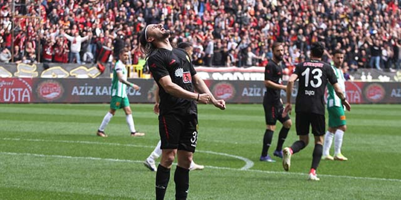 Çürük elmalar karın ağrısı yaptı
