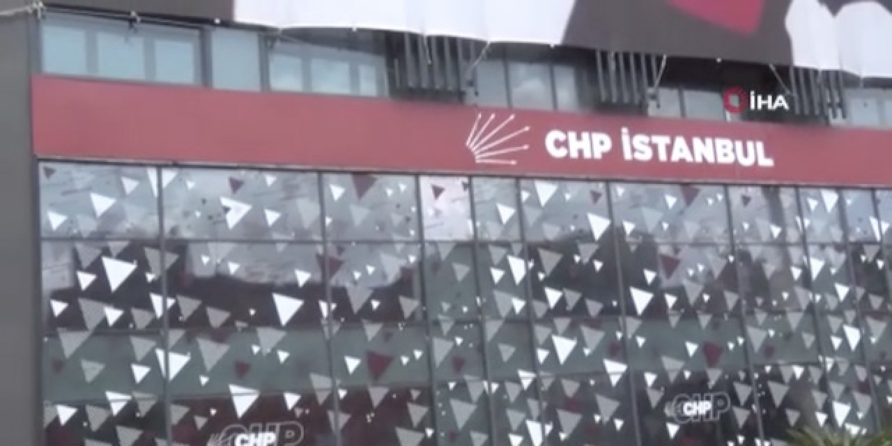 CHP İstanbul İl Başkanlığı'na yapılan silahlı saldırı iddiasıyla ilgili yeni görüntüler ortaya çıktı (Video Haber)