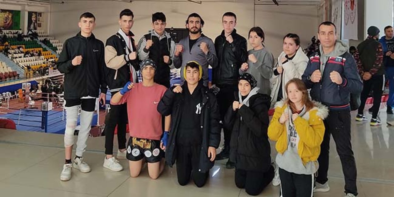 Okullu sporcularımız muay thai’de kürsüde