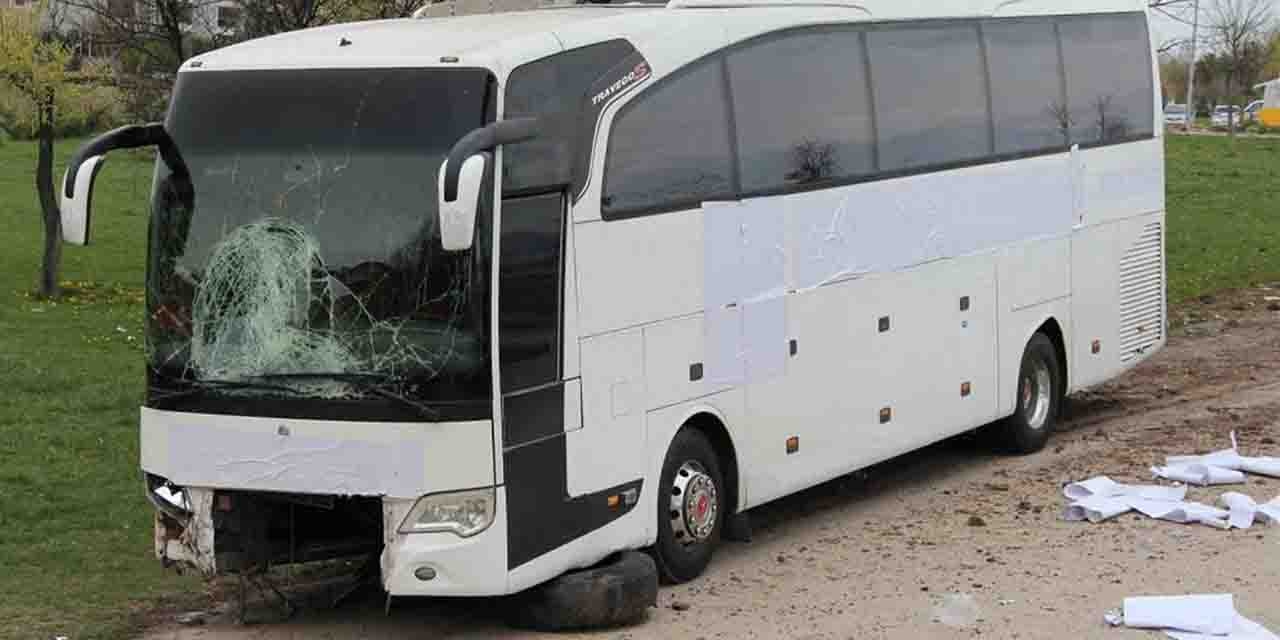 Köpeğe çarpmak istemedi kaza yaptı: 17 yaralı!