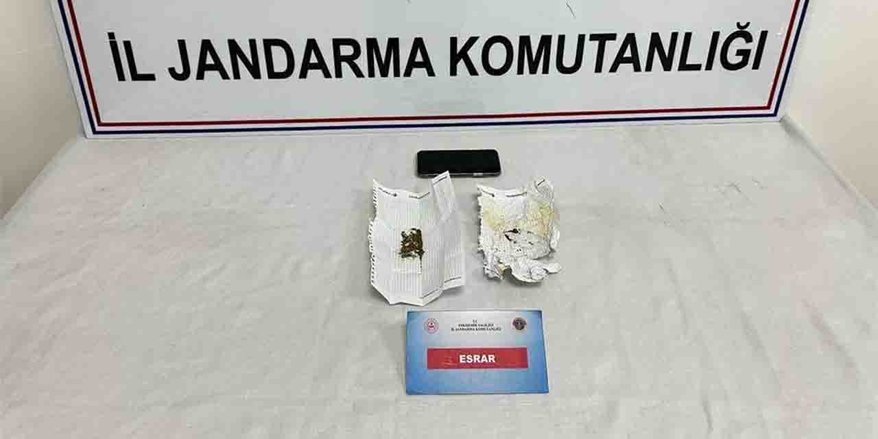 Jandarma ekipleri şüpheli araçta uyuşturucu ele geçirdi