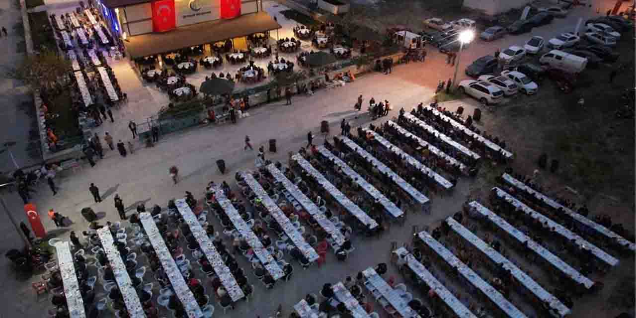 Çifteler’de Kadir Gecesi’ne özel iftar programına yoğun katılım oldu