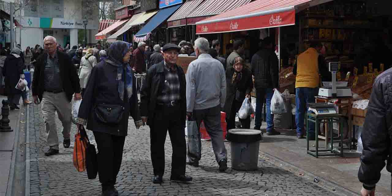Çarşıda bayram yoğunluğu