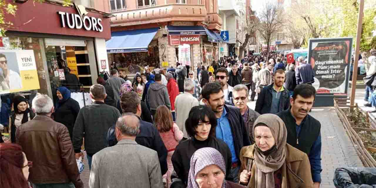 Çarşı sokakları doldu taştı