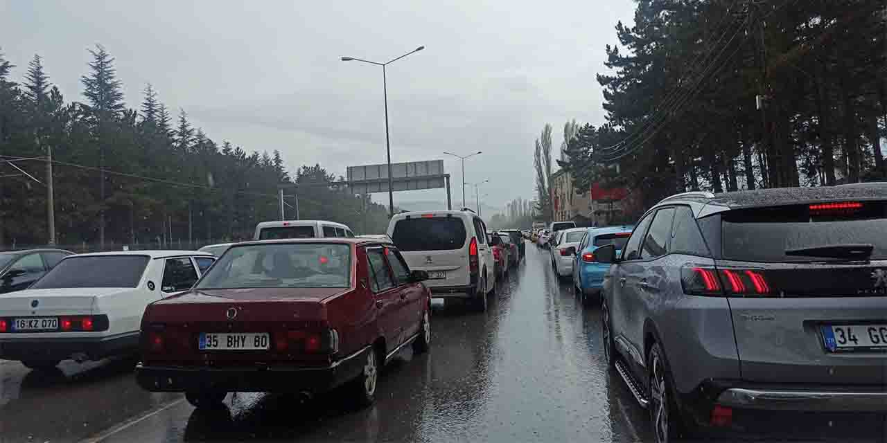 Bayram gezisi trafik çileşine dönüştü