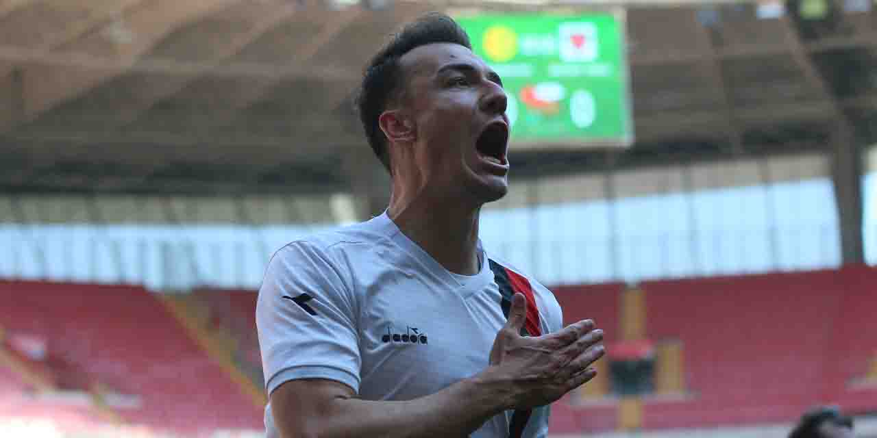 Eskişehirspor lideri yendi umudunu sürdürdü