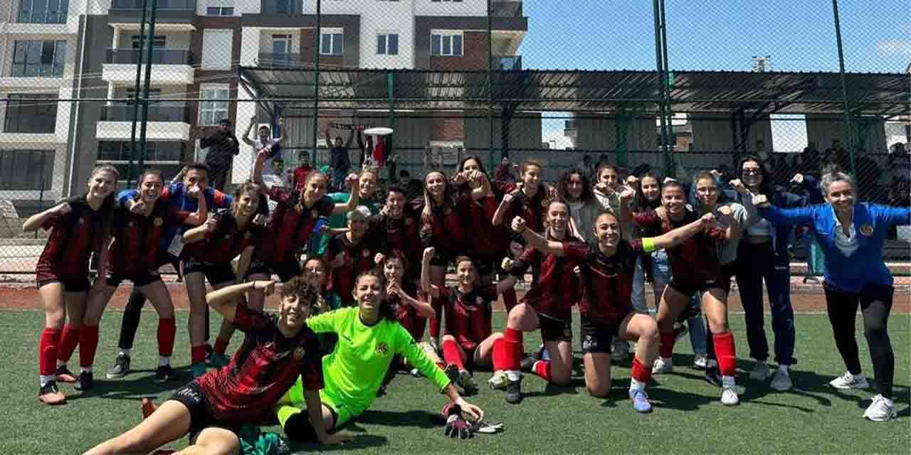 Eskişehirspor farklı kazanarak play-off’u garantiledi