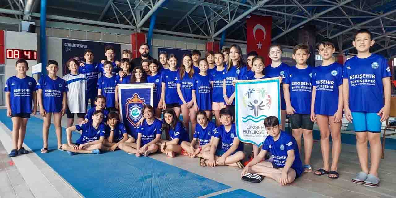 Büyükşehir’de yüzme gururu