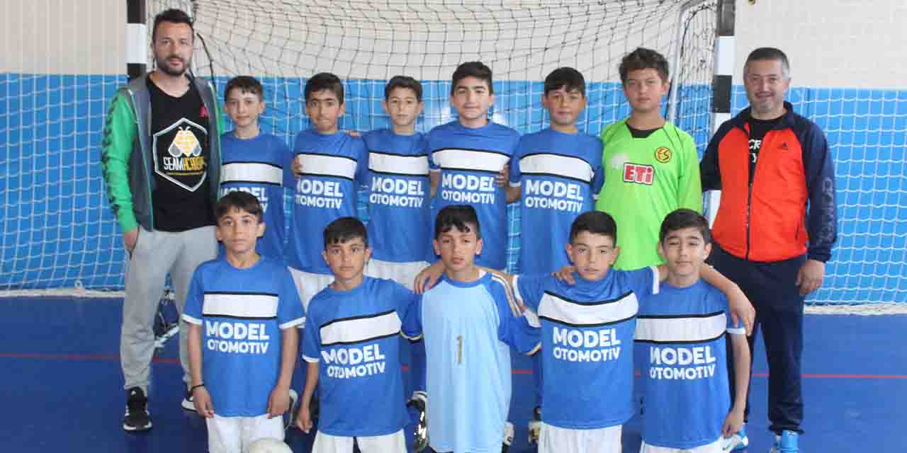 Küçükler futsal gollü başladı