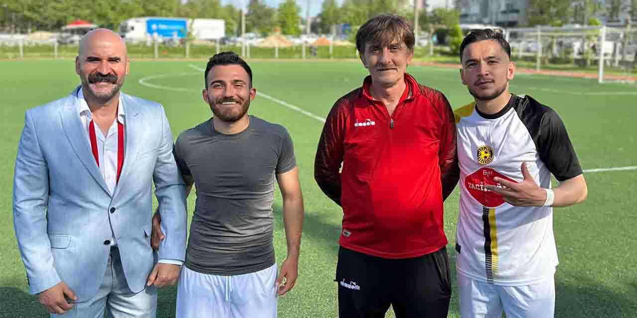 Eski dostlarda büyük mutluluk
