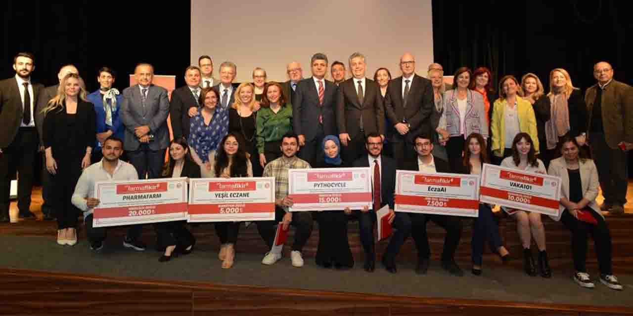 Eczacılık Fakültesi öğrencisine Jüri Özel Ödülü