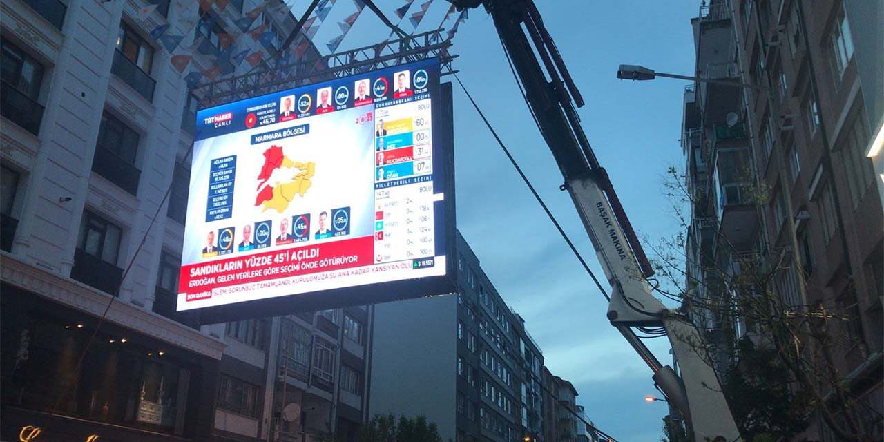 Eskişehir'de 'vinçli' seçim yayını!