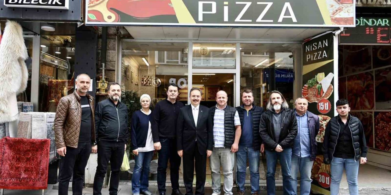 Vali Kızılkaya esnaf ile bir araya geldi