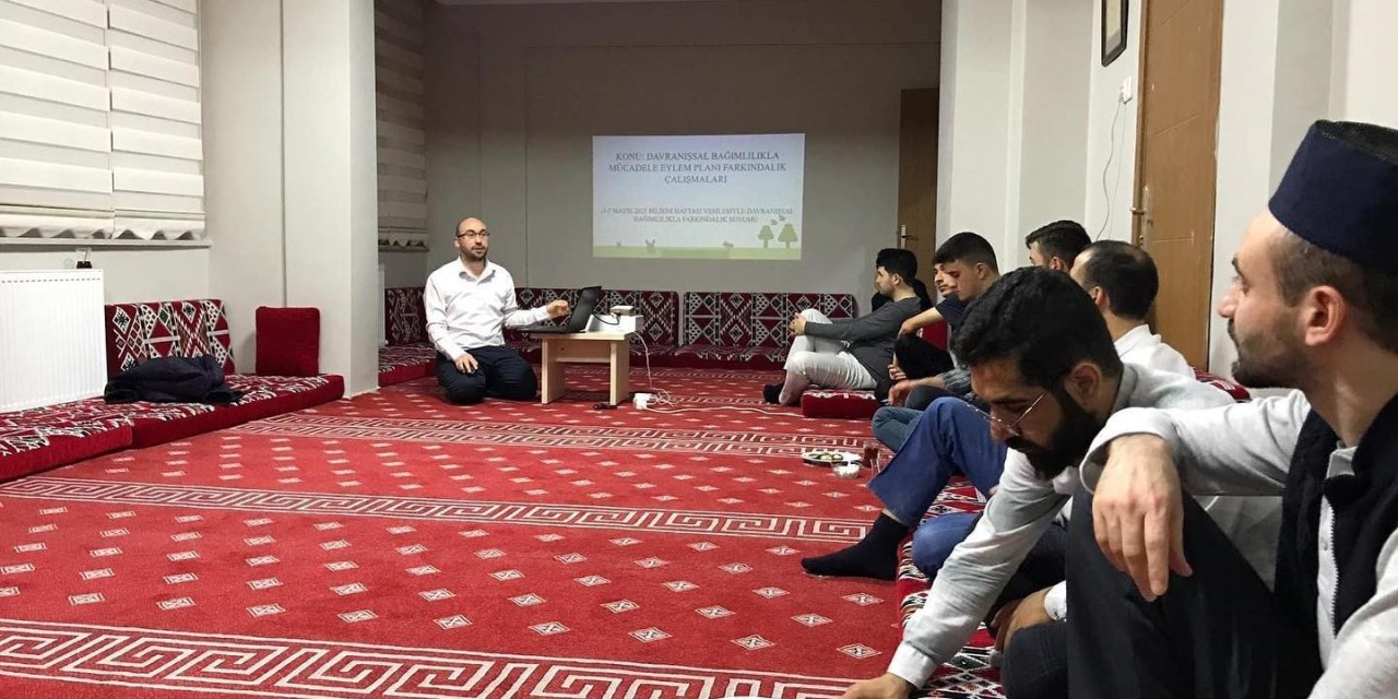 Bağımlılıkla mücadele ile ilgili program gerçekleştirildi