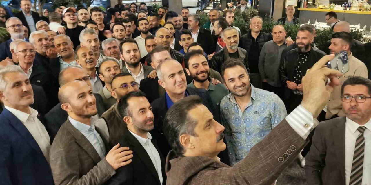 Bursa’da Faruk Çelik’e yoğun ilgi...500 araçlık konvoyla karşılandı