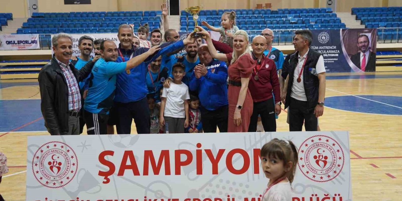 Bilecik Belediye Futsal takımı mağlup oldu