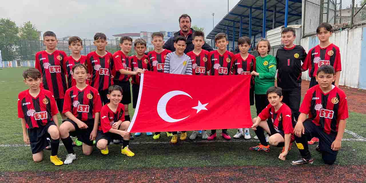 Minik Şimşeklerin bayram keyfi