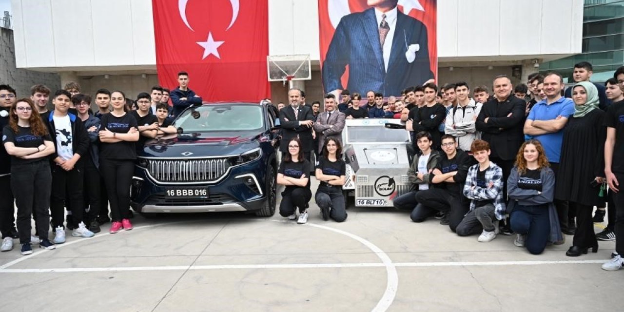 Otomotiv öğrencileri Togg’a hayran kaldı