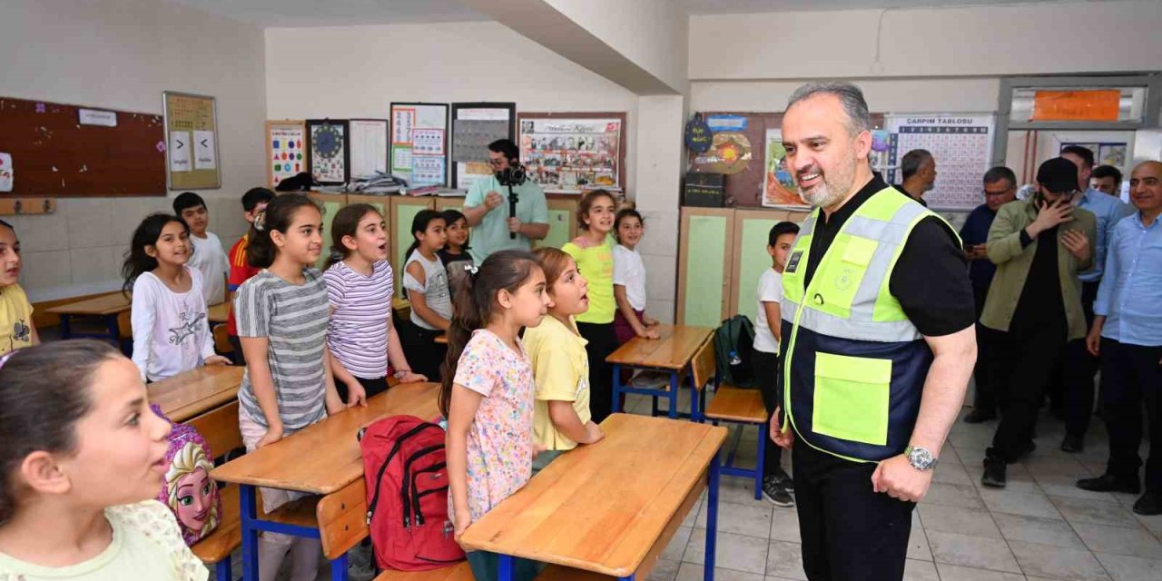 Depremzede çocuklara Bursa morali