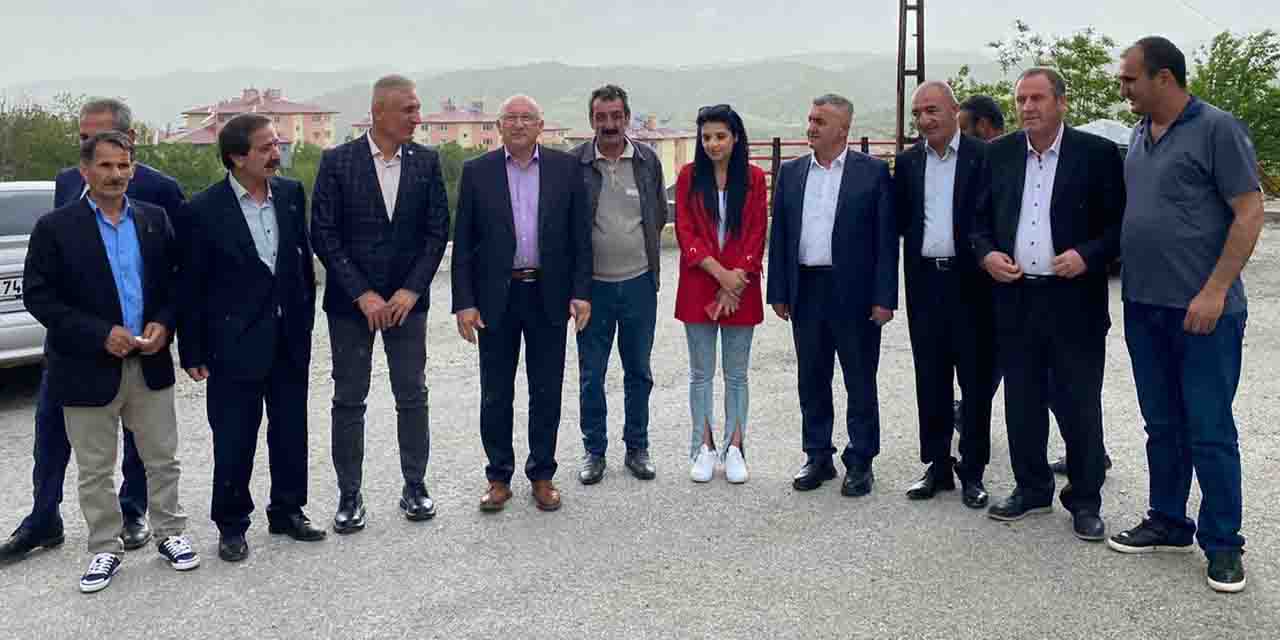 "Vatanını seven sandığa gelsin, oy versin"