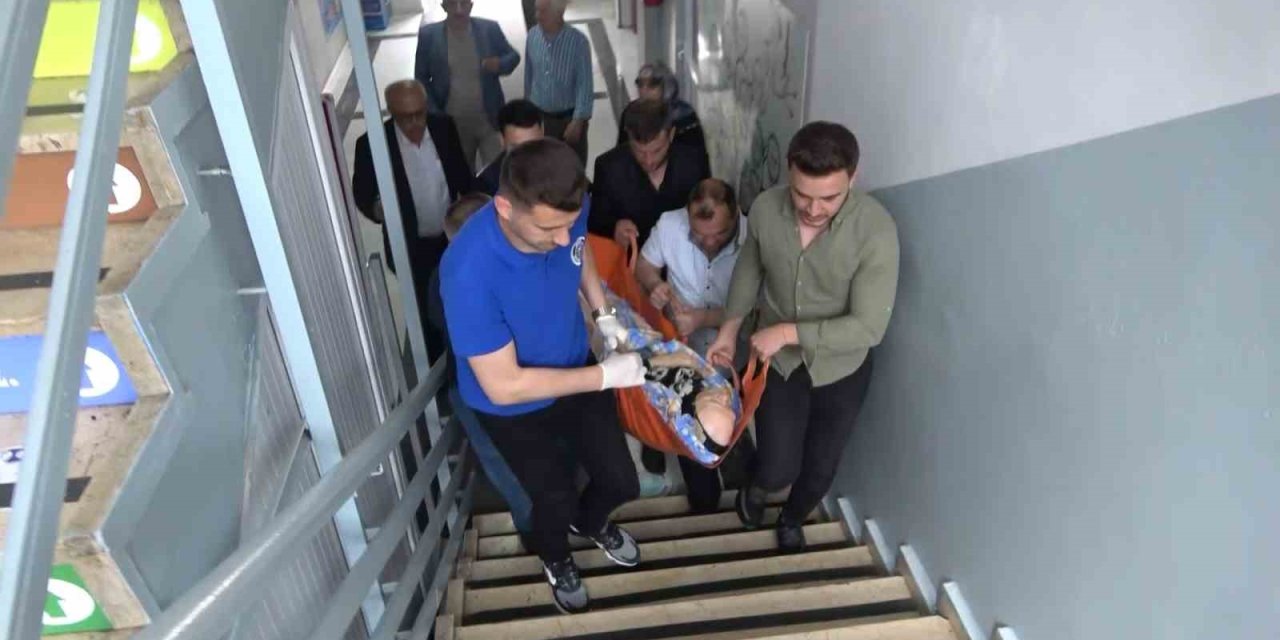 Bursa’da vatandaşlık görevi engel tanımadı